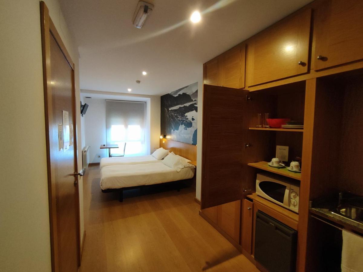 Hotel Dabeleira Luarca Buitenkant foto