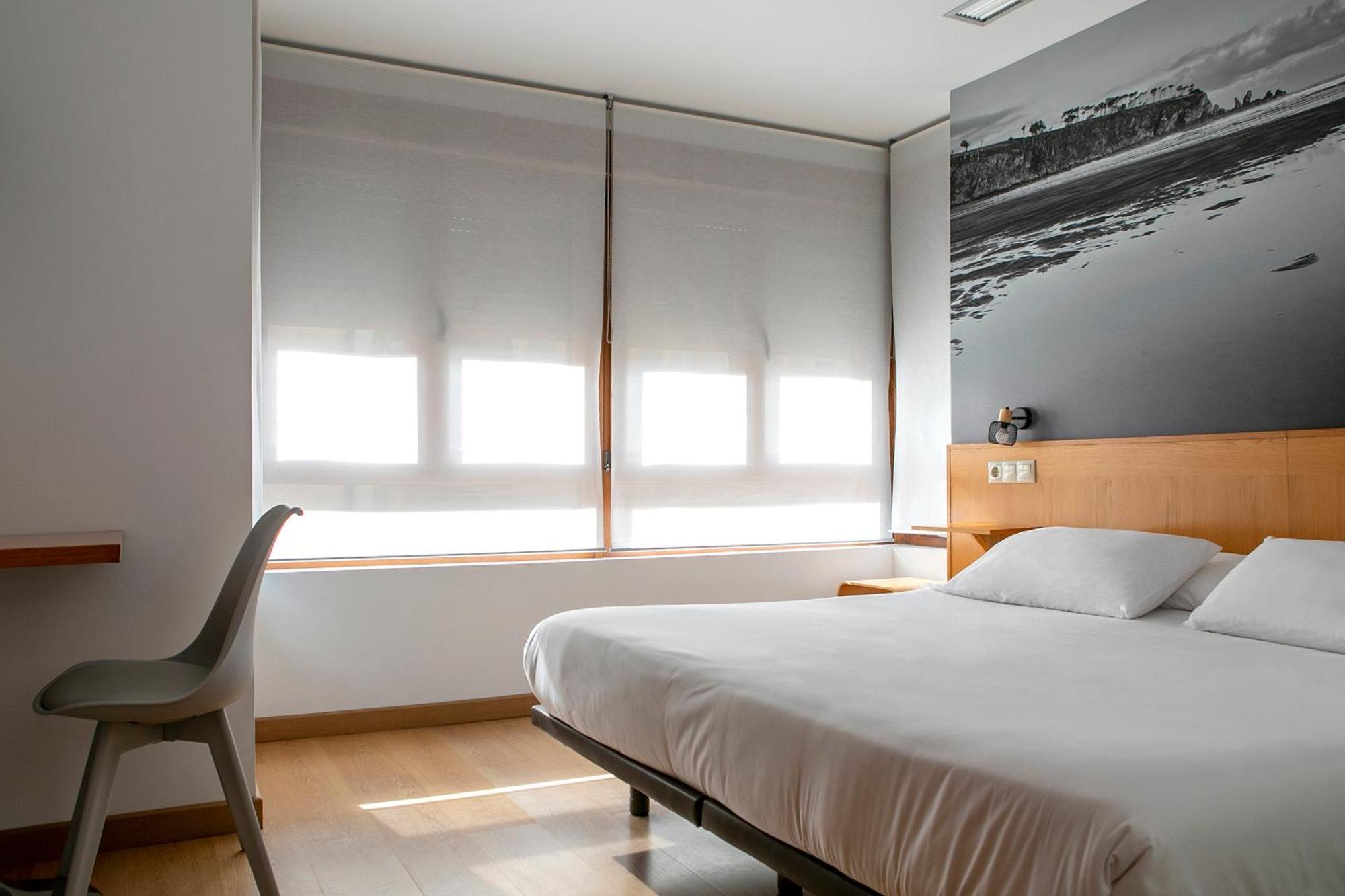 Hotel Dabeleira Luarca Buitenkant foto