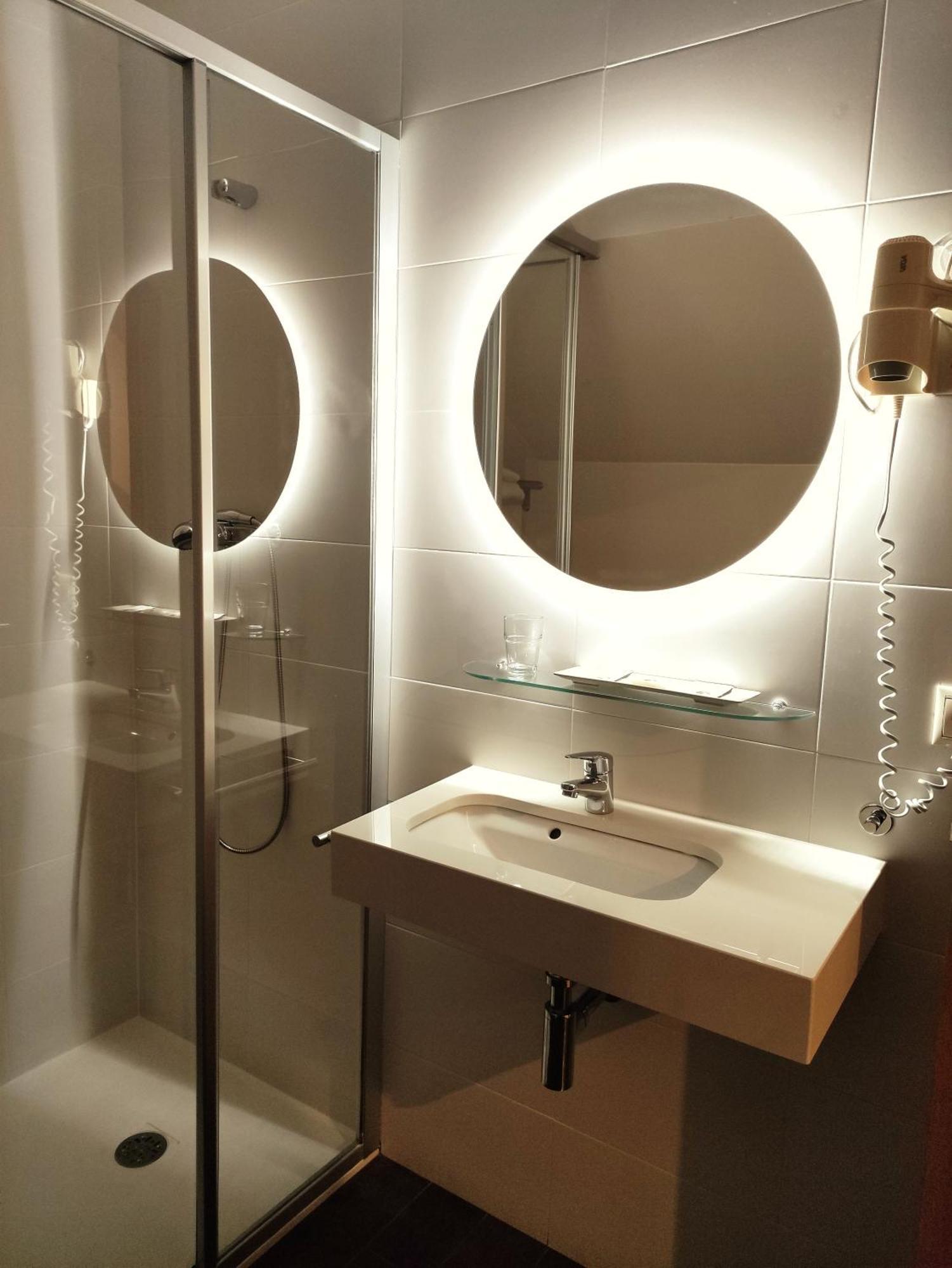 Hotel Dabeleira Luarca Buitenkant foto
